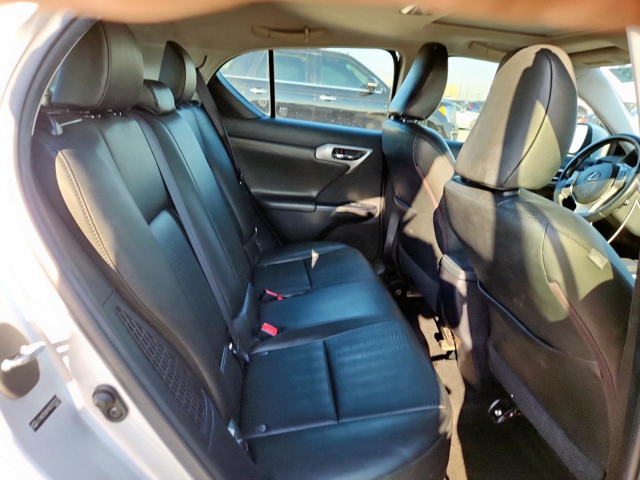 2011 LEXUS CT 200