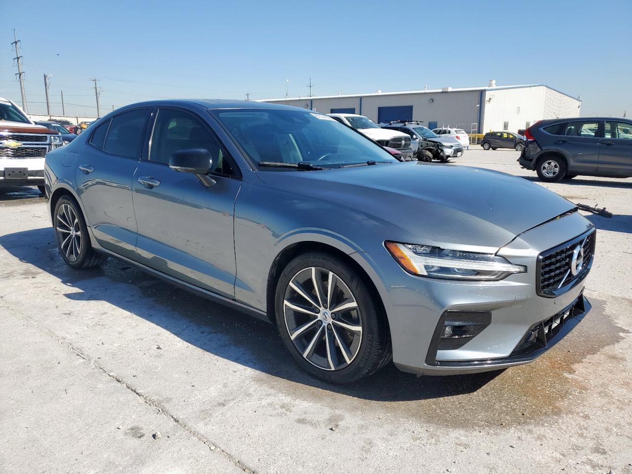 2021 VOLVO S60