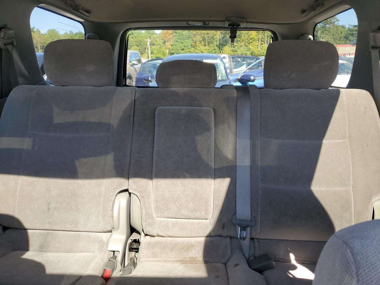 2004 TOYOTA Sequoia