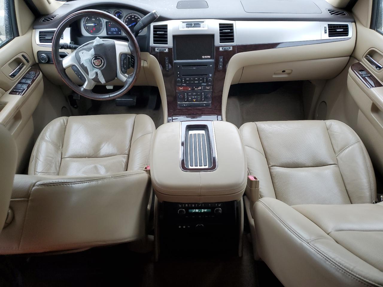 2010 CADILLAC ESCALADE
