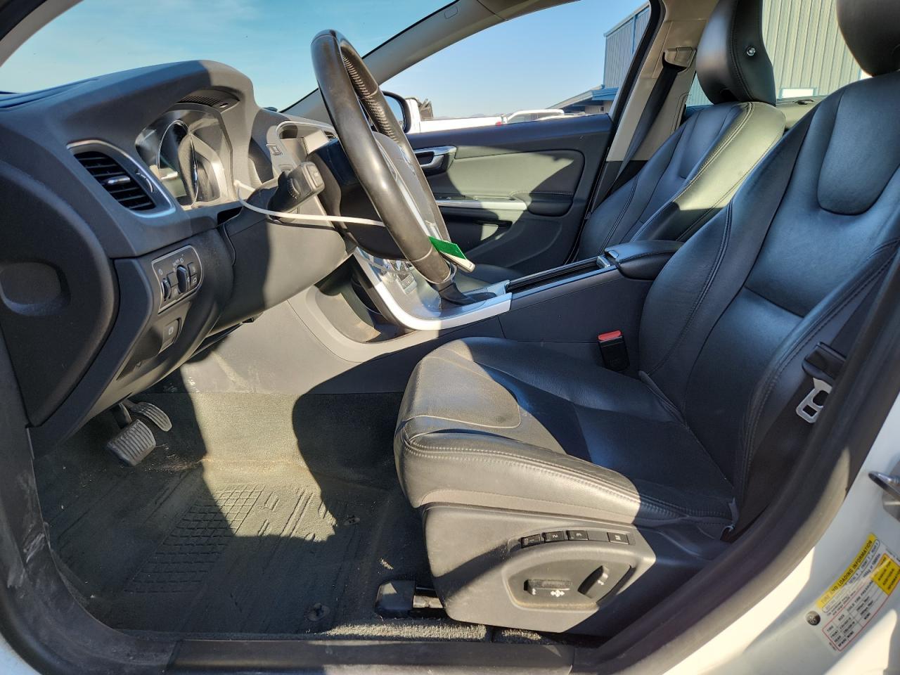 2017 VOLVO S60