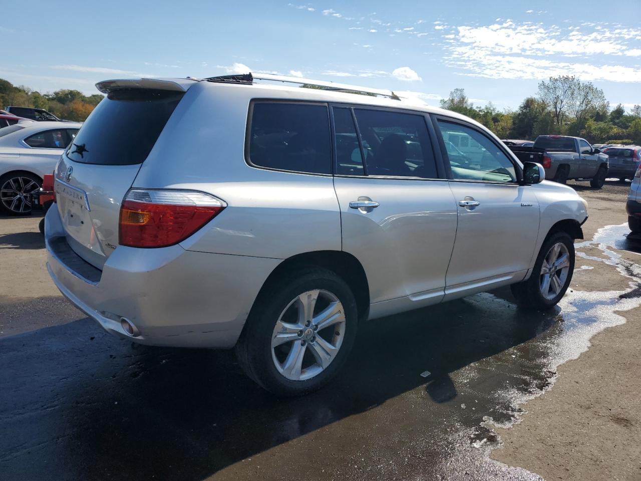 2010 TOYOTA HIGHLANDER
