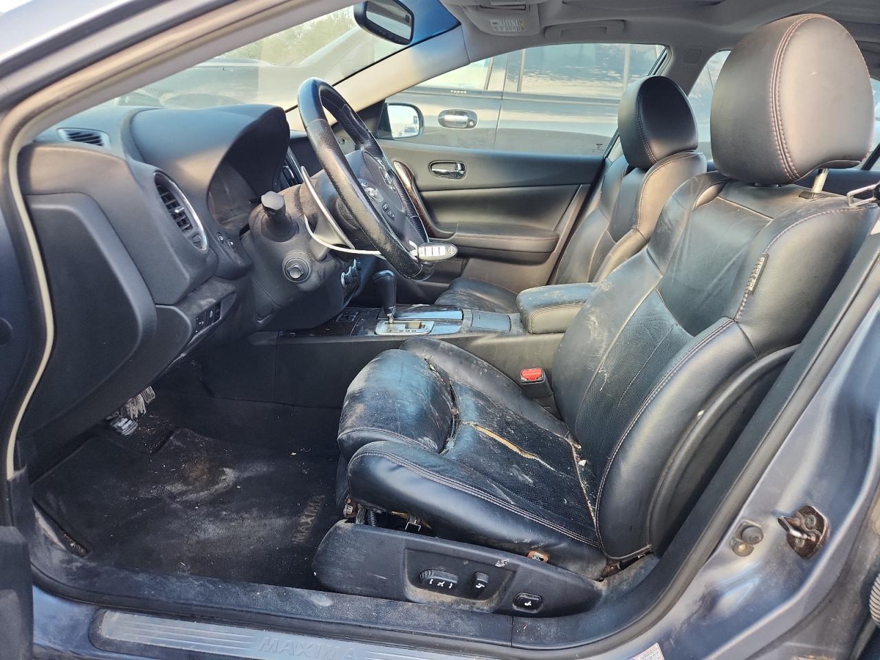 2010 NISSAN Maxima