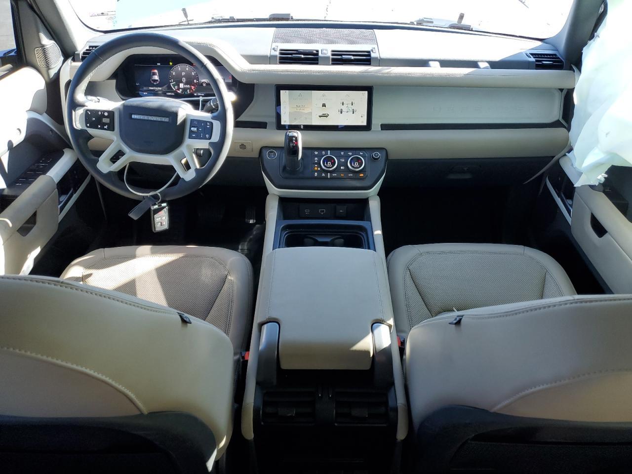2024 LAND ROVER Defender