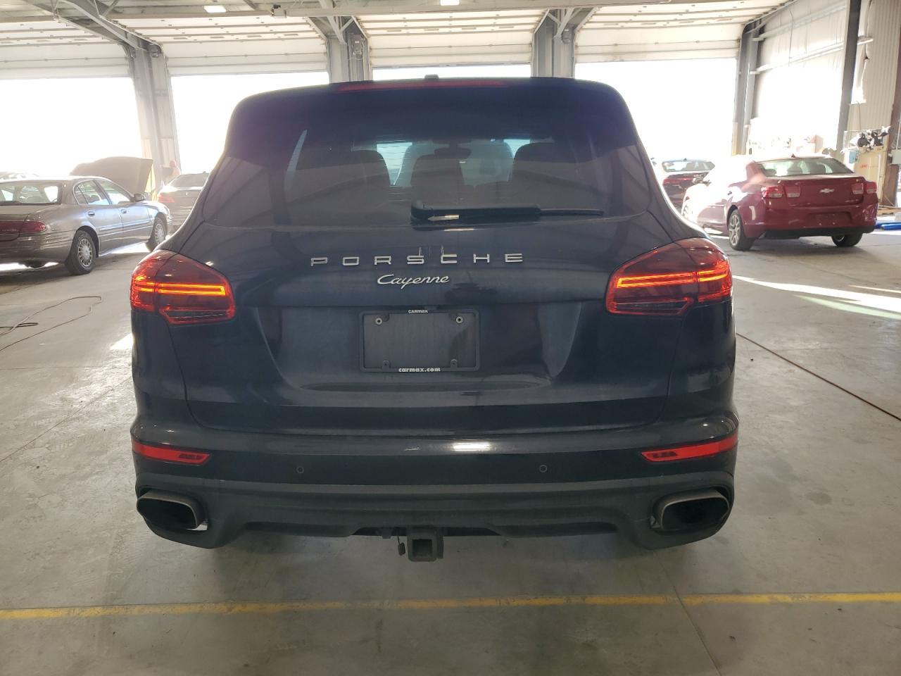 2016 PORSCHE CAYENNE