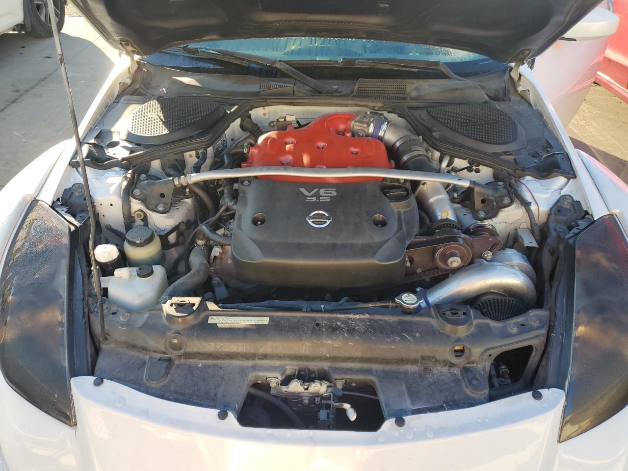 2005 NISSAN Z