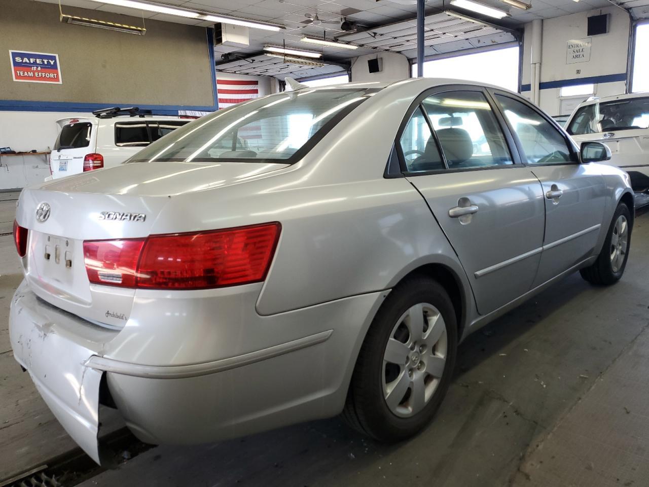 2010 HYUNDAI SONATA