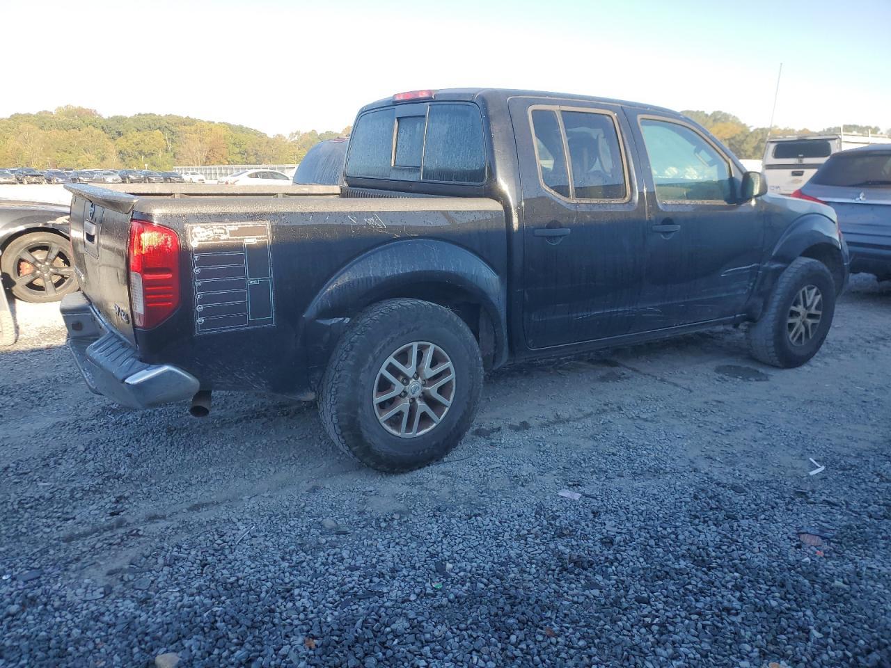 2015 NISSAN Frontier