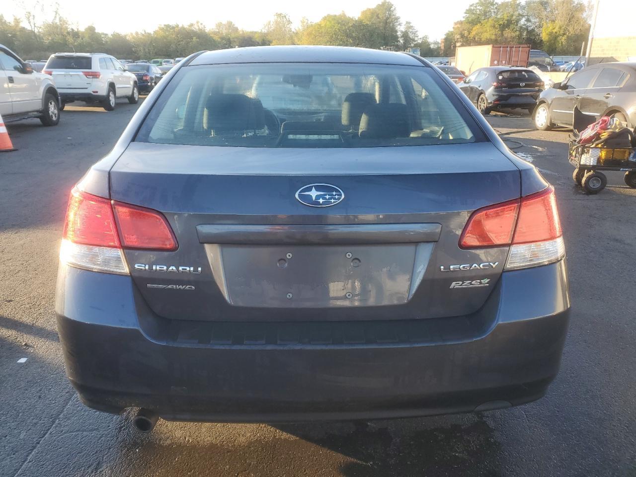 2011 SUBARU Legacy