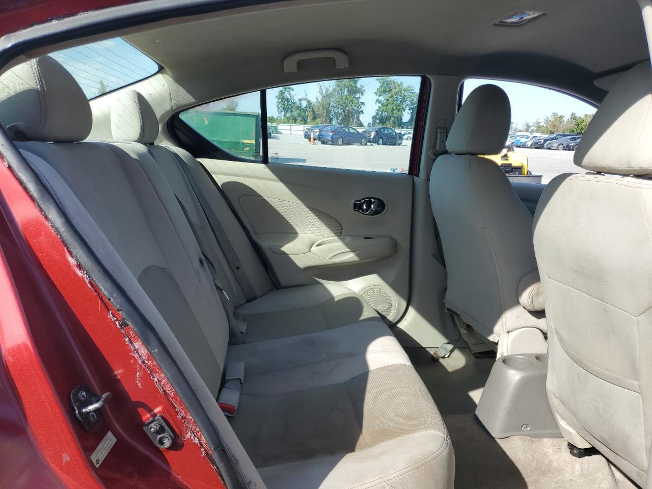 2016 NISSAN VERSA