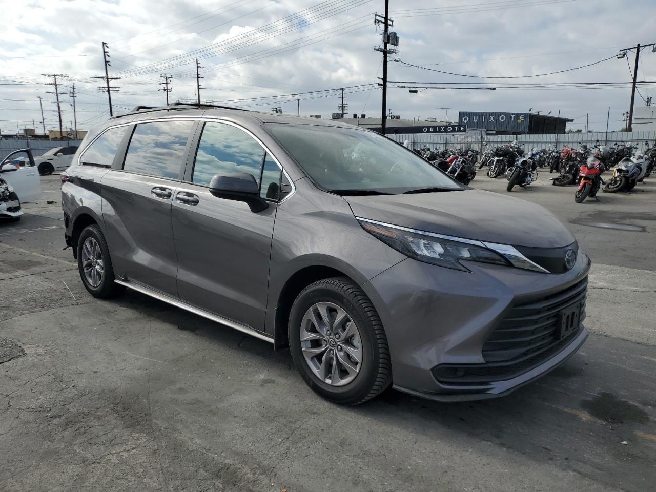 2024 TOYOTA SIENNA