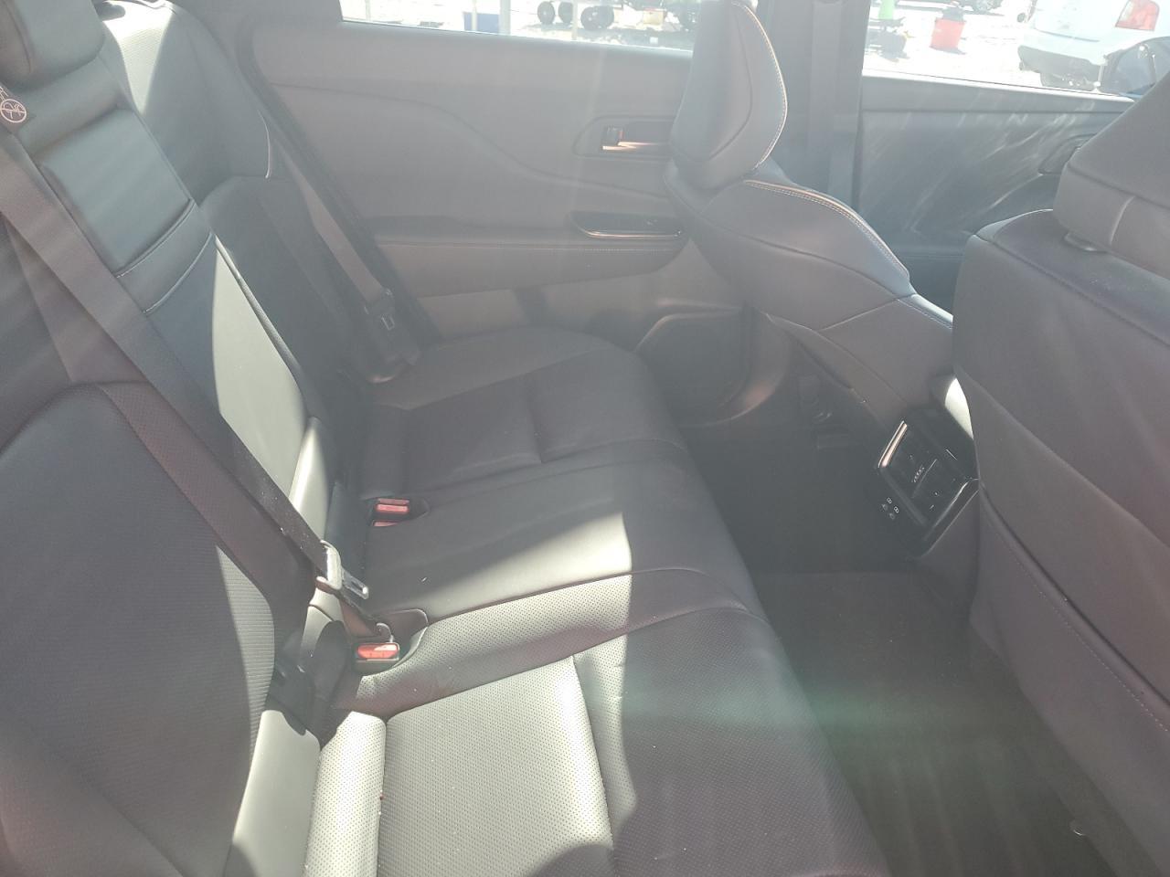2025 TOYOTA Crown