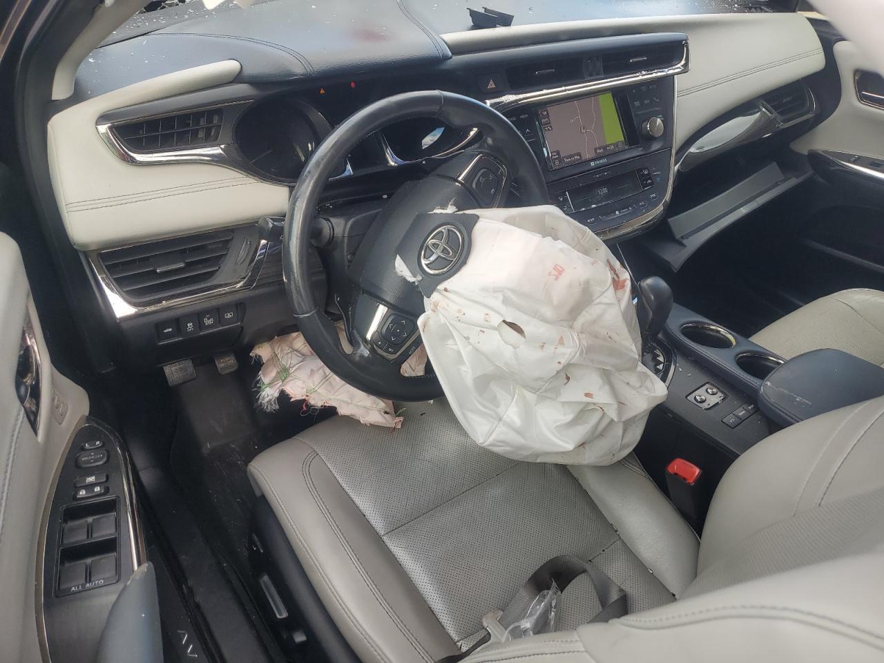 2013 TOYOTA Avalon