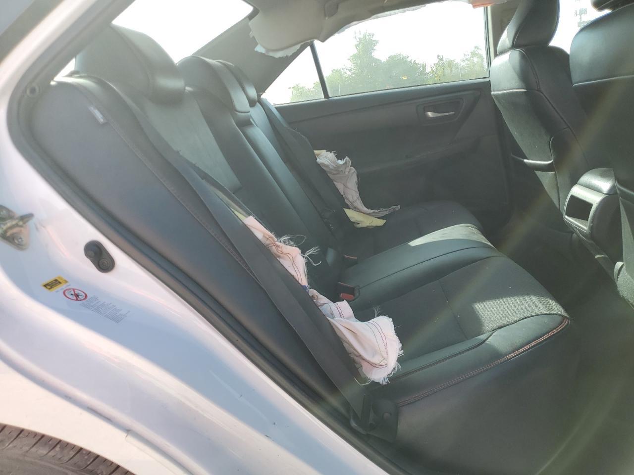 2016 TOYOTA CAMRY