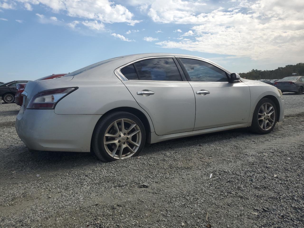 2013 NISSAN Maxima