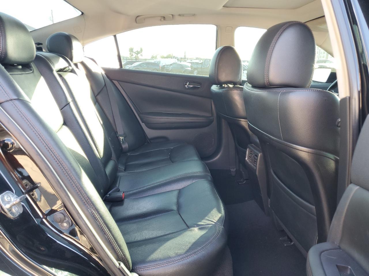 2011 NISSAN Maxima
