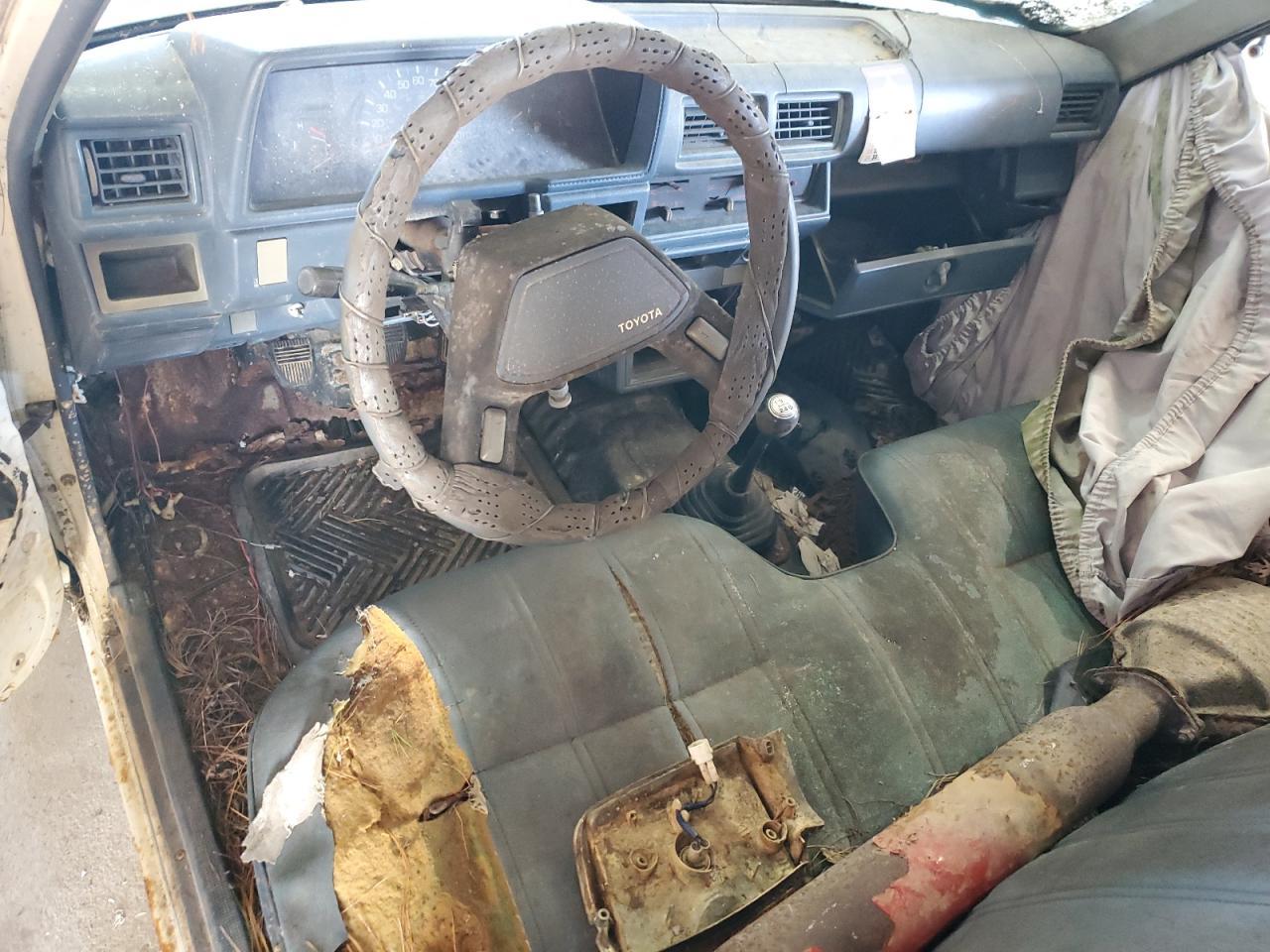 1988 TOYOTA Pickup