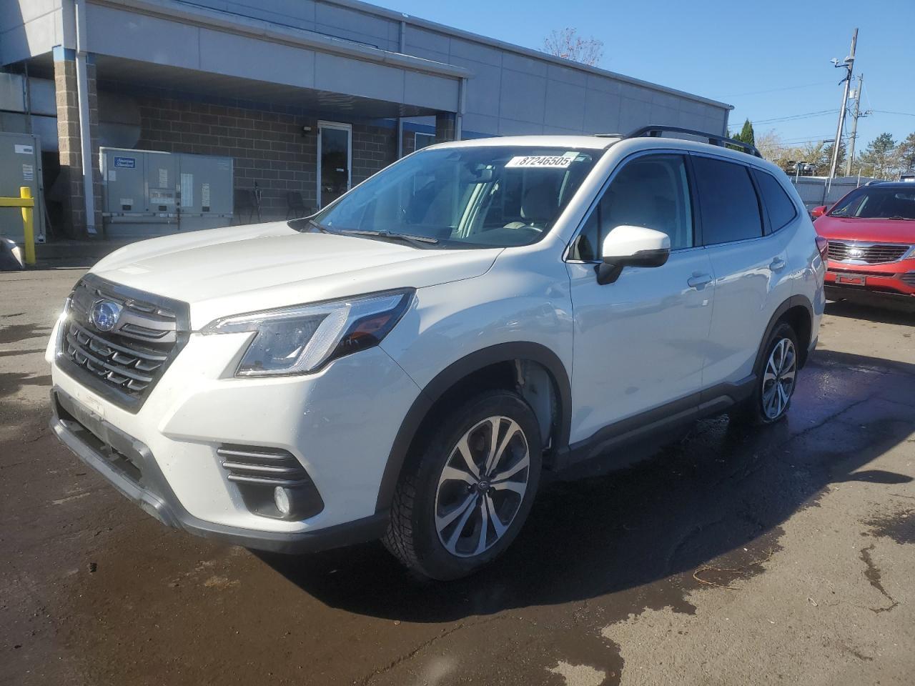 2022 SUBARU FORESTER