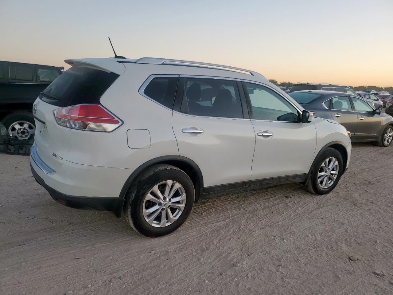 2016 NISSAN ROGUE