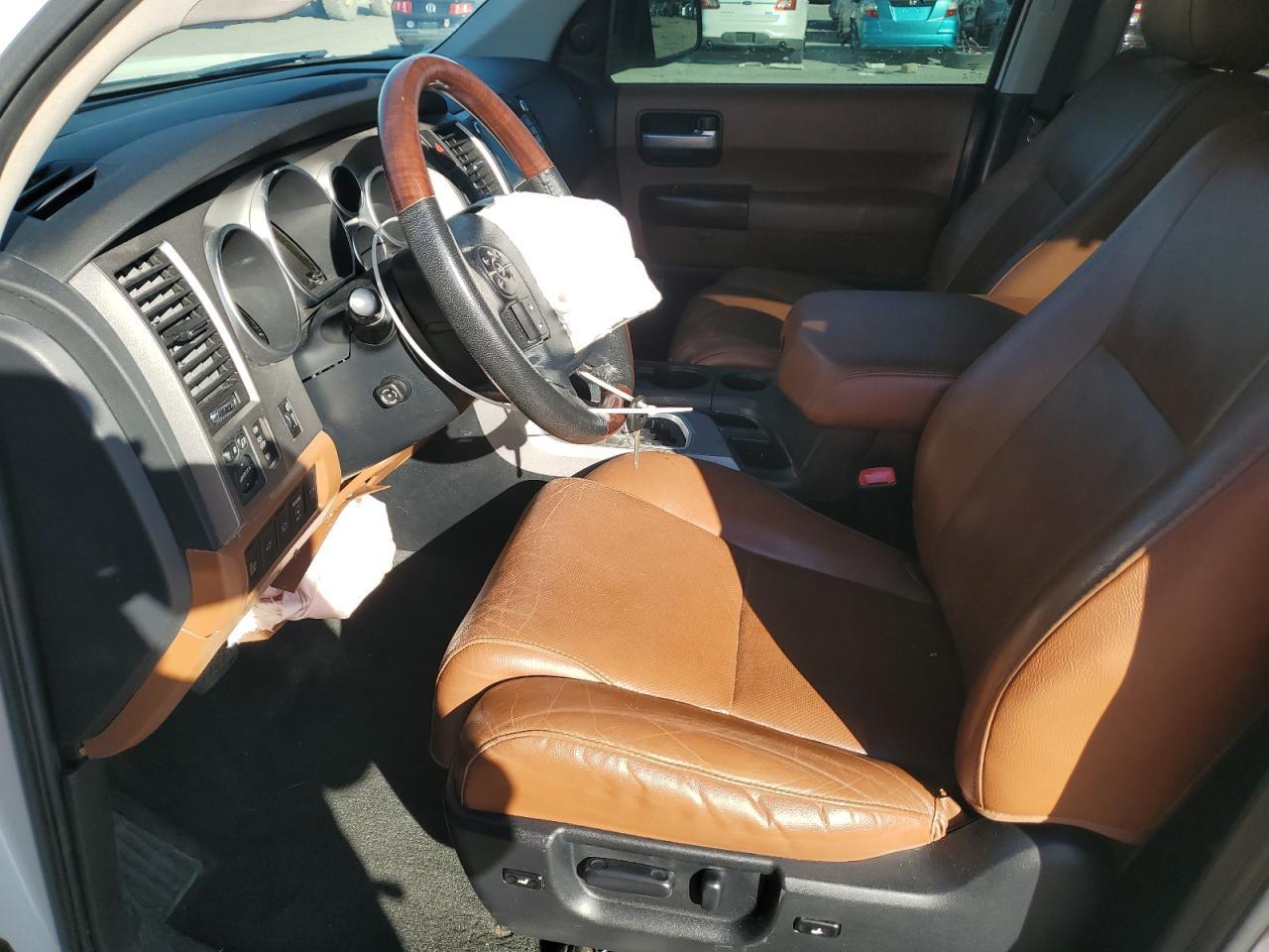 2012 TOYOTA Sequoia
