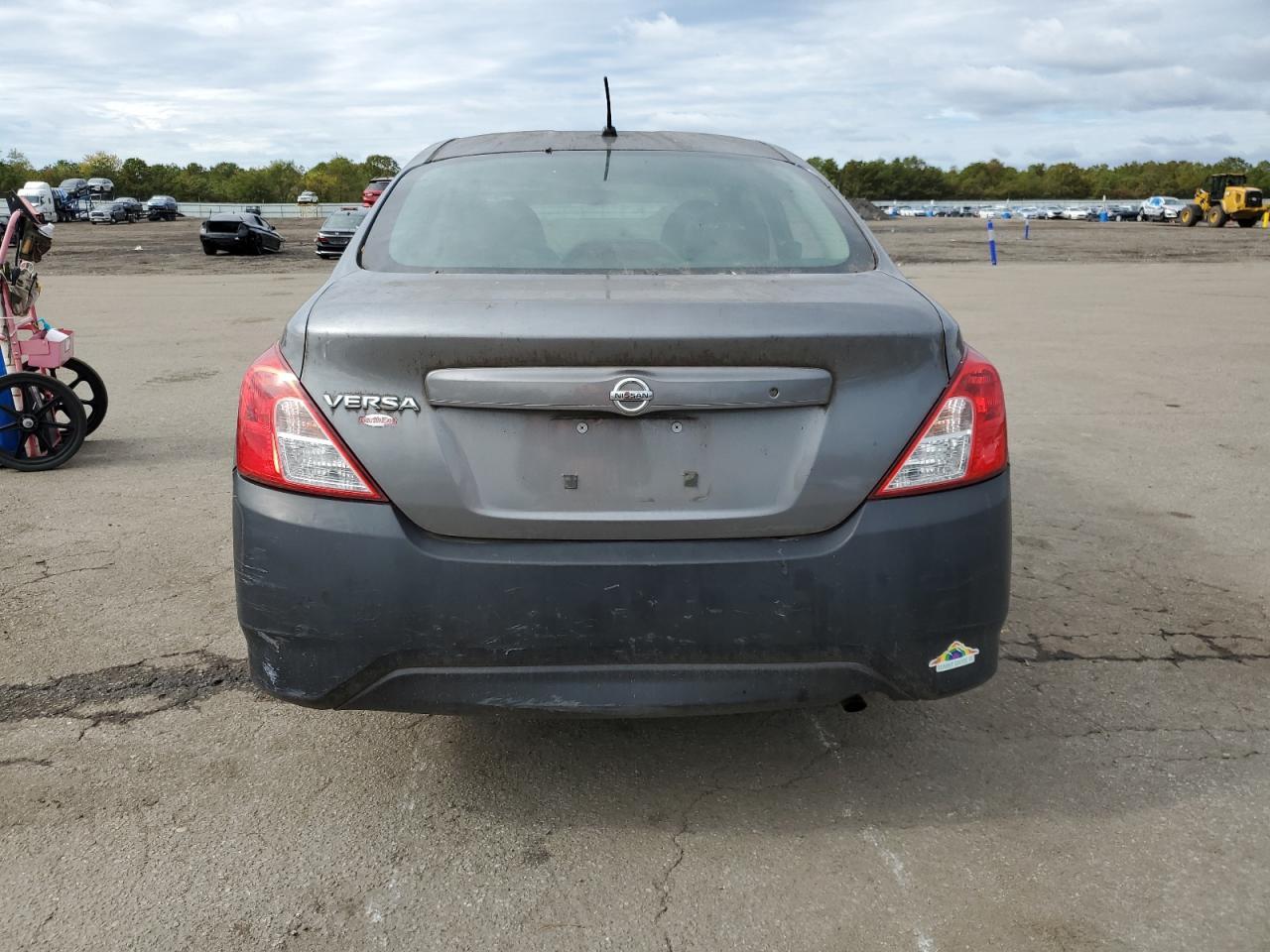 2016 NISSAN VERSA