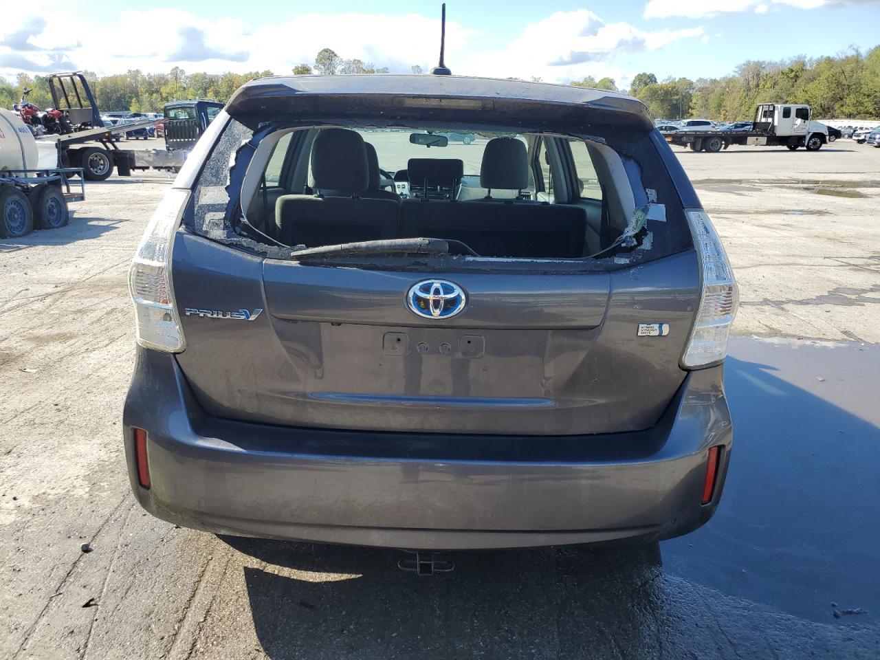 2012 TOYOTA PRIUS V