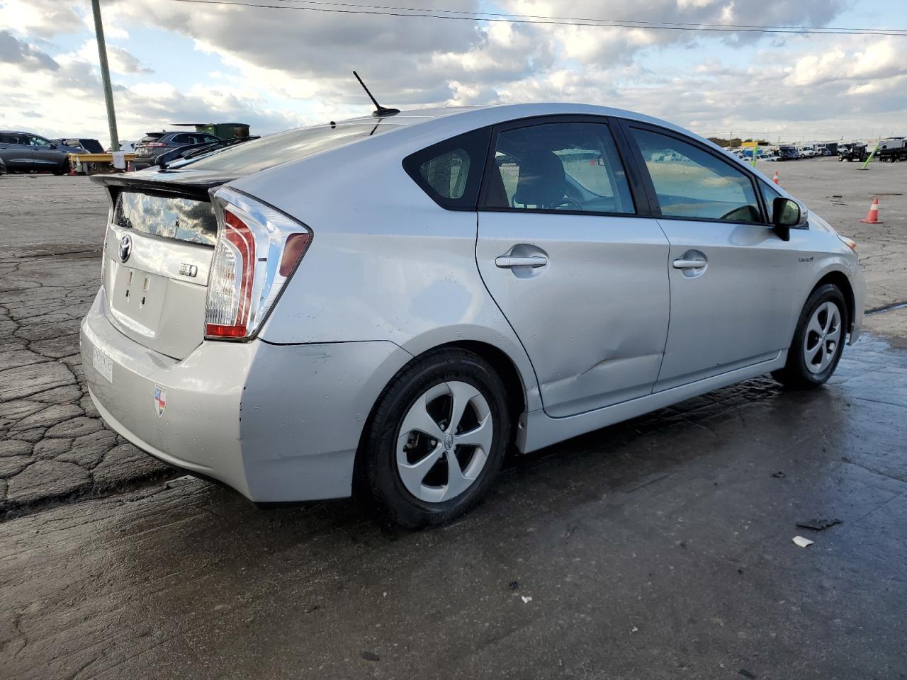 2013 TOYOTA PRIUS