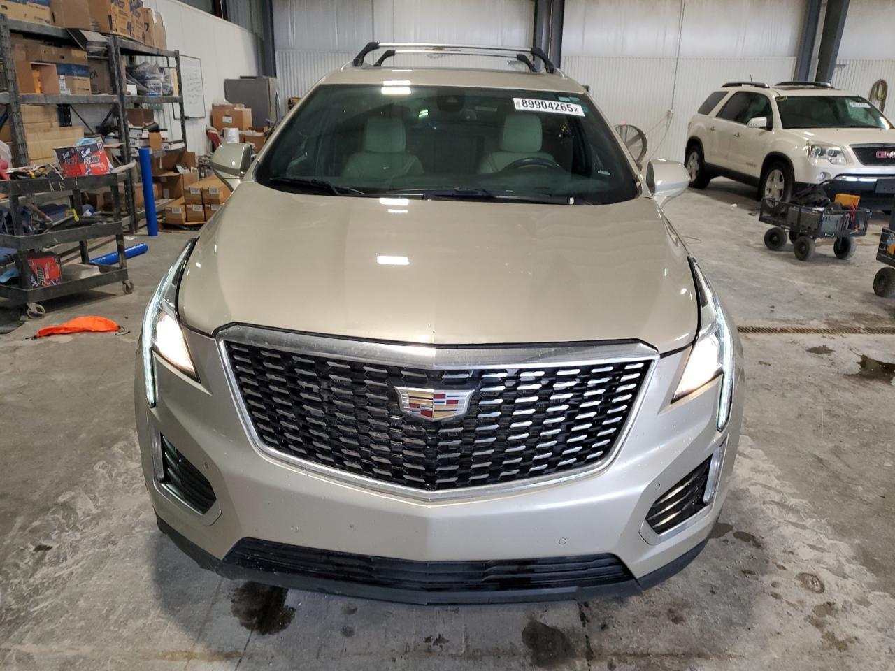 2017 CADILLAC XT5