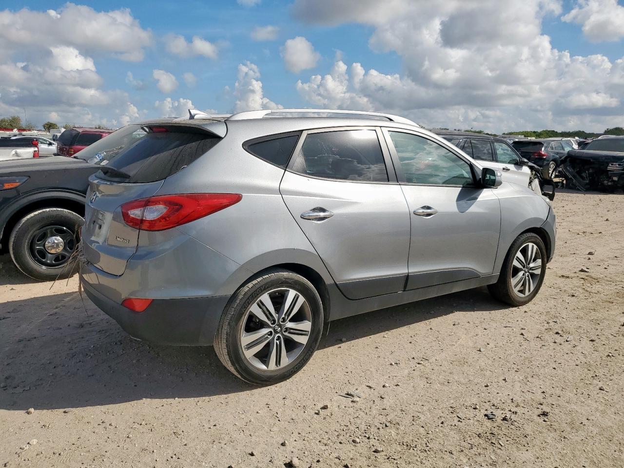2015 HYUNDAI TUCSON