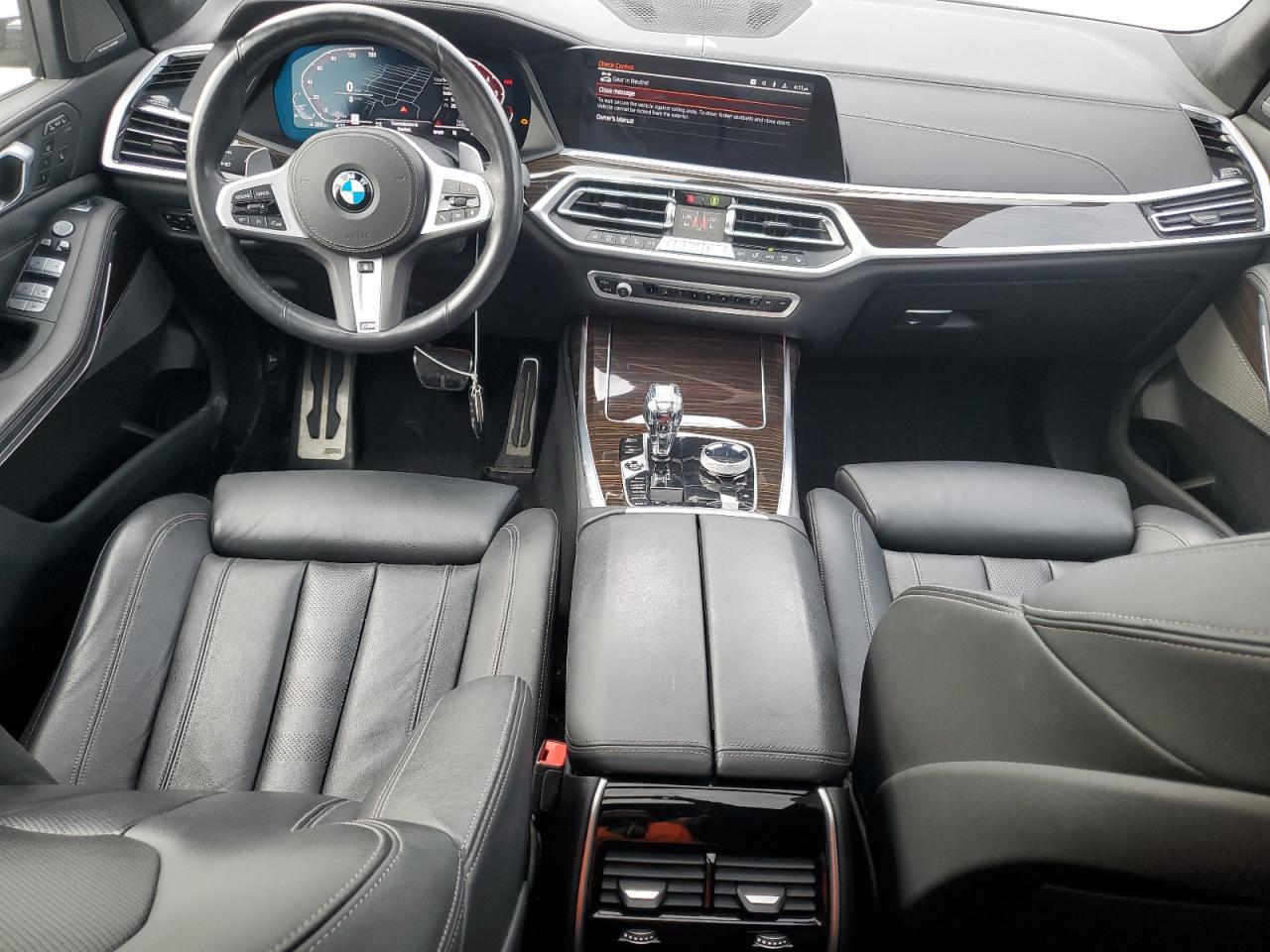 2021 BMW X7