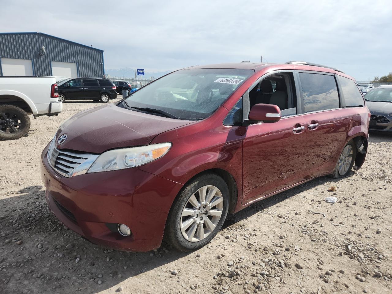 2014 TOYOTA SIENNA