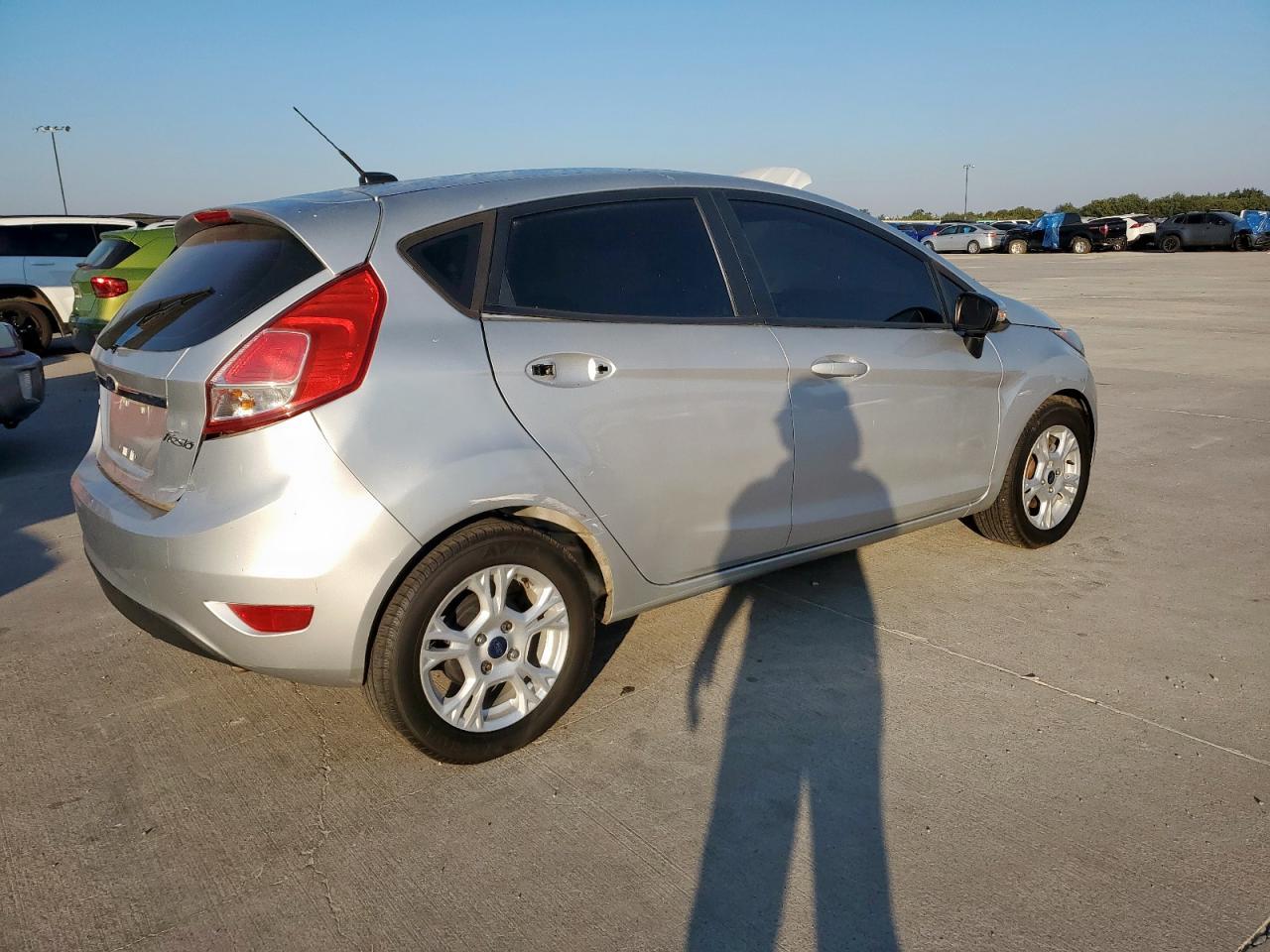 2016 FORD Fiesta