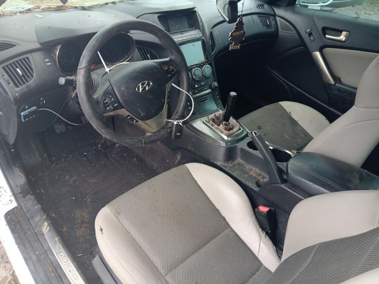 2016 HYUNDAI GENESIS