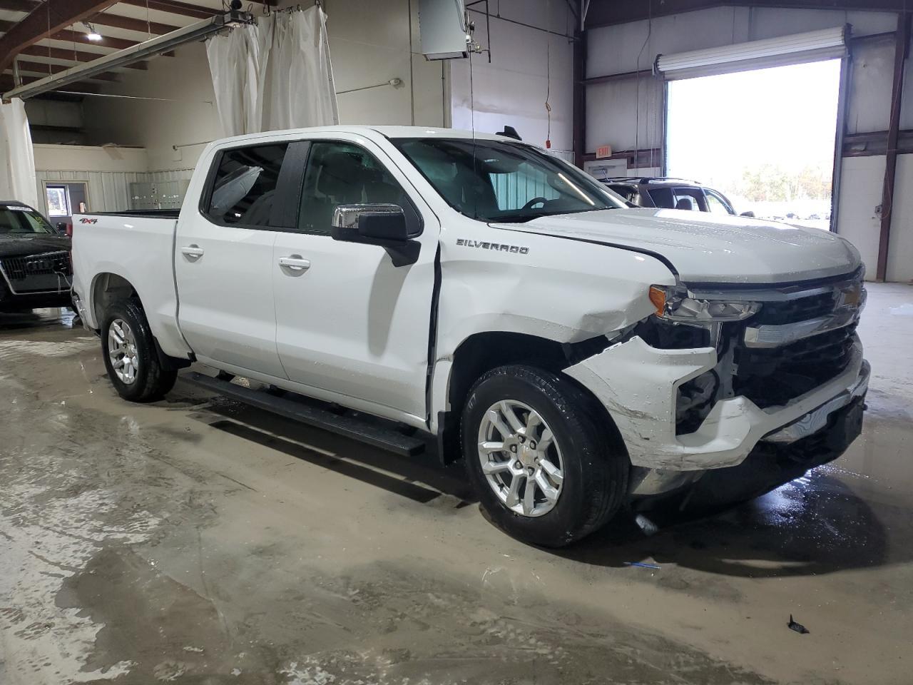 2024 CHEVROLET Silverado