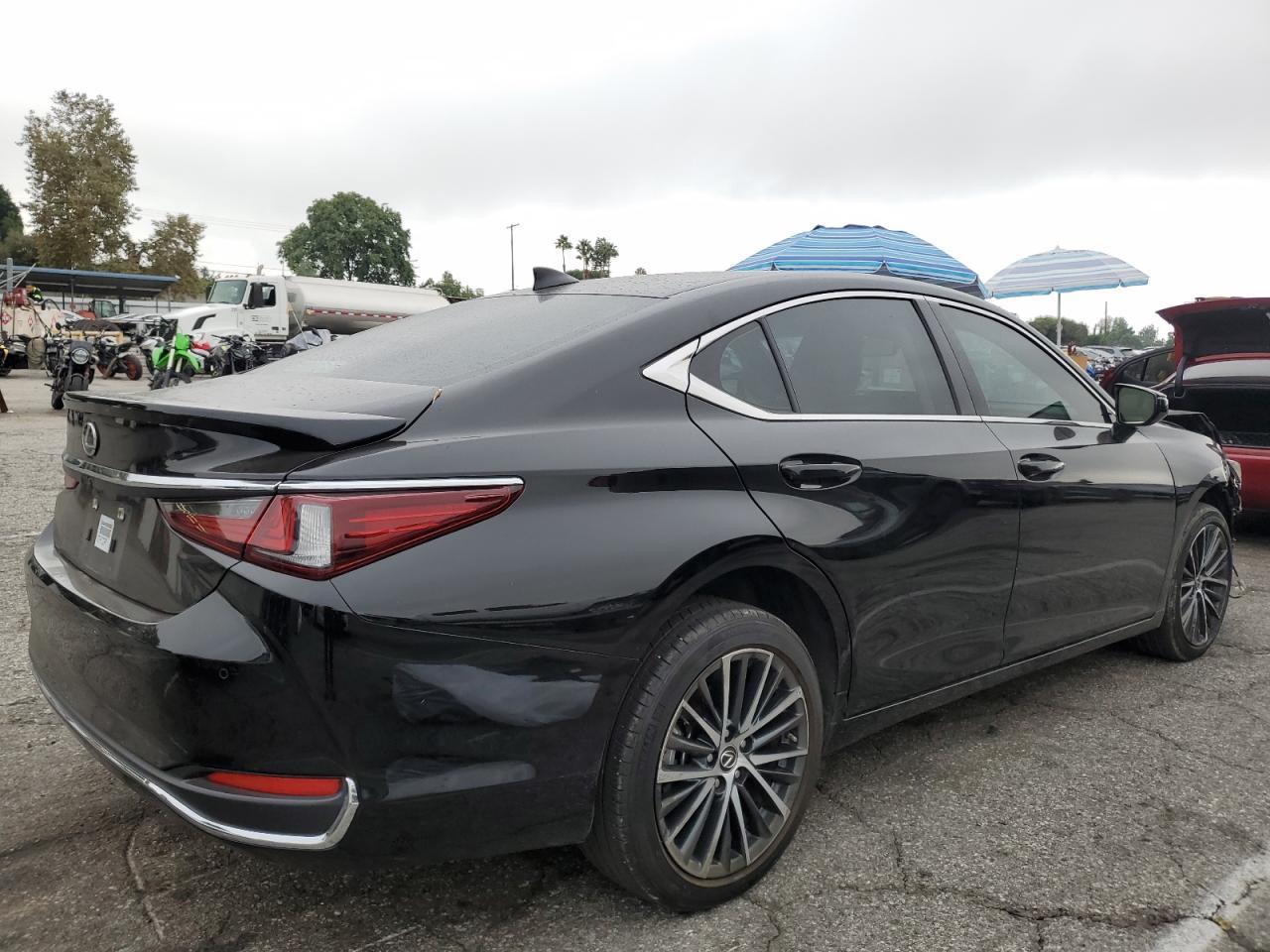 2024 LEXUS Es