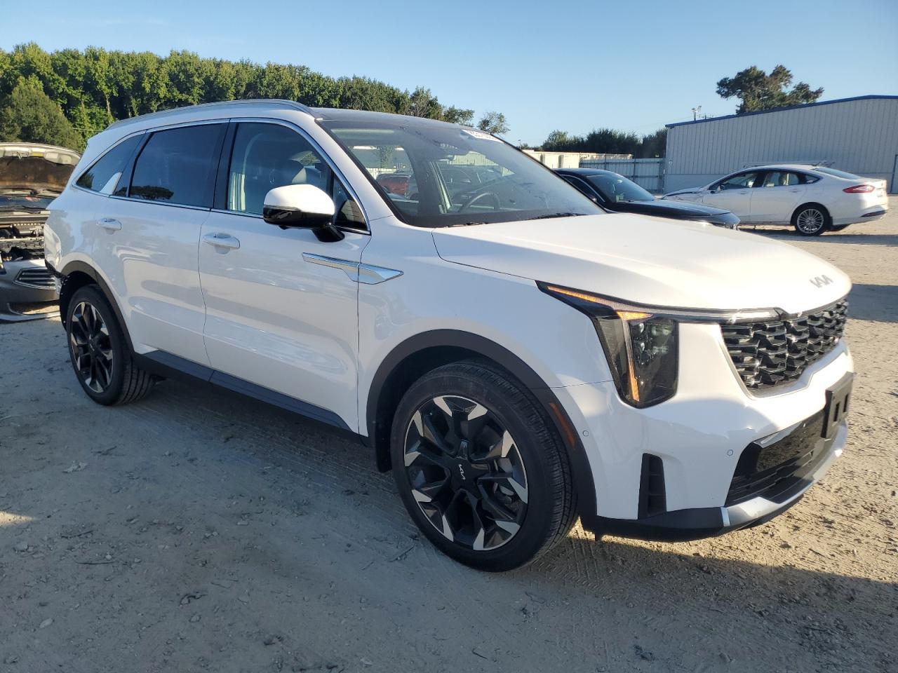 2025 KIA SORENTO