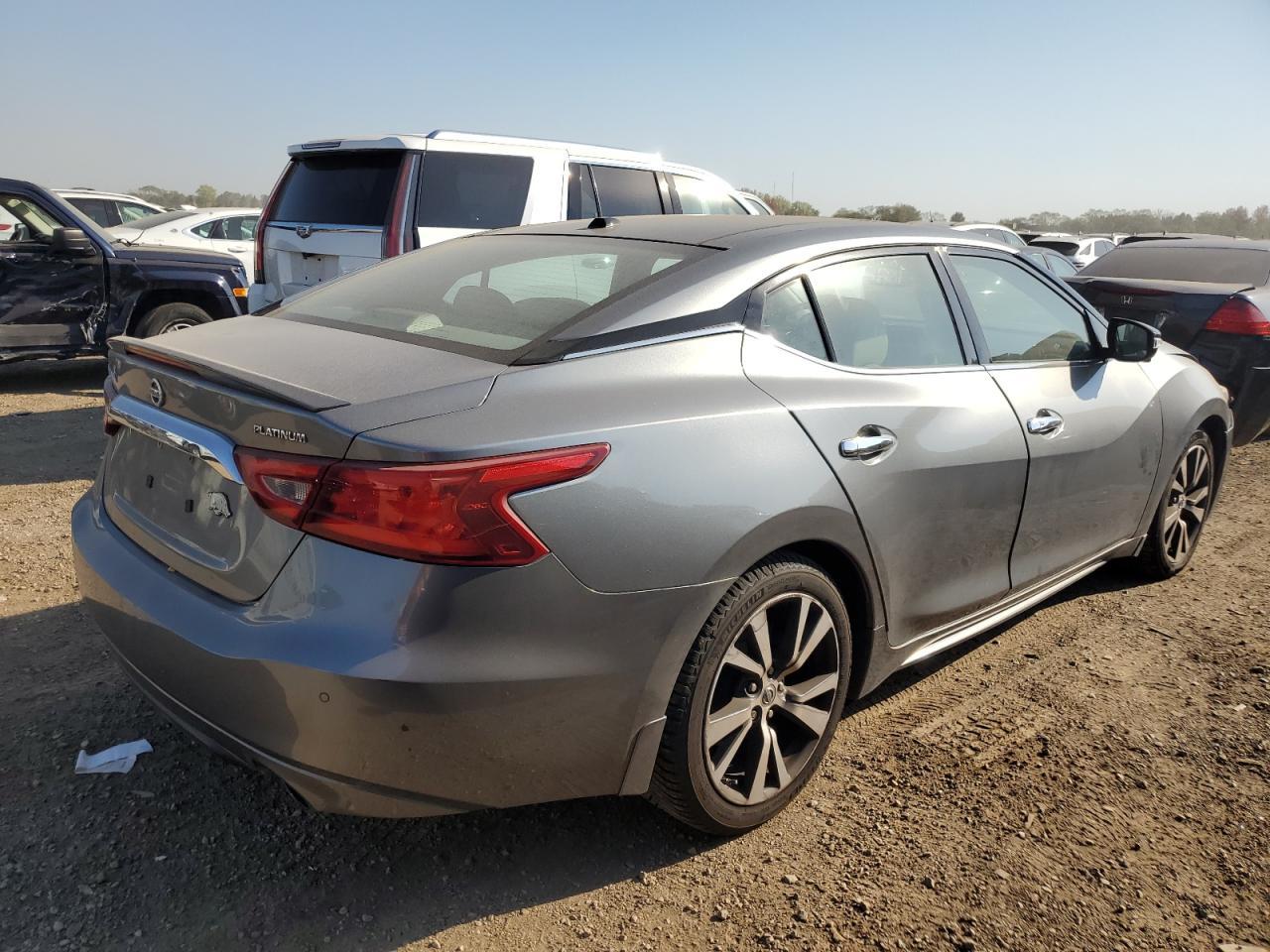 2016 NISSAN Maxima