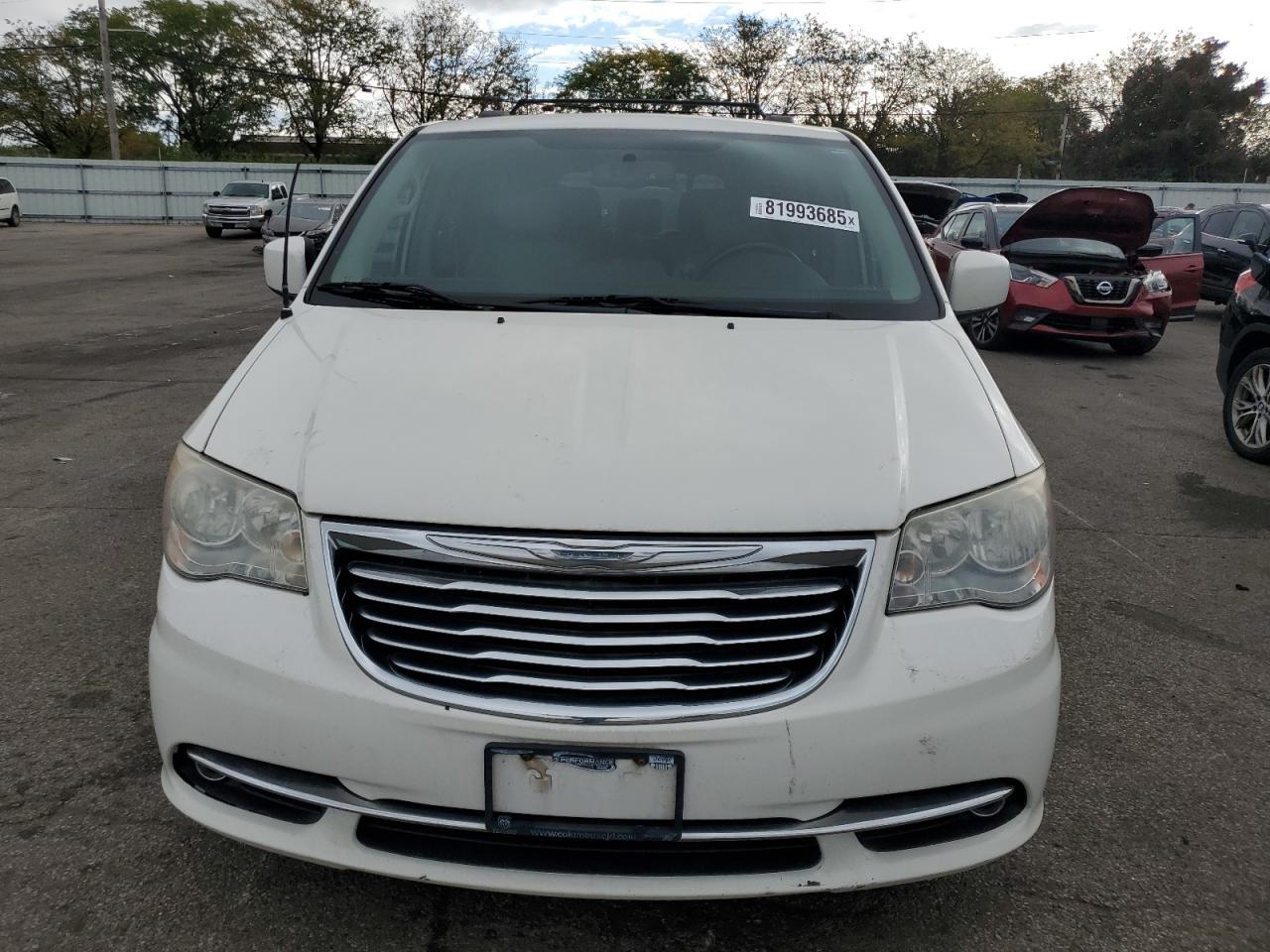 2013 CHRYSLER Town & Country