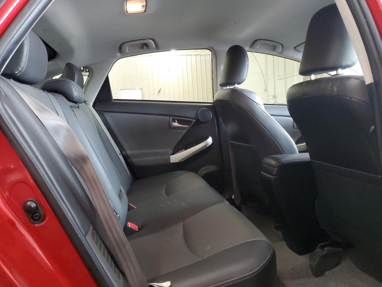 2015 TOYOTA PRIUS
