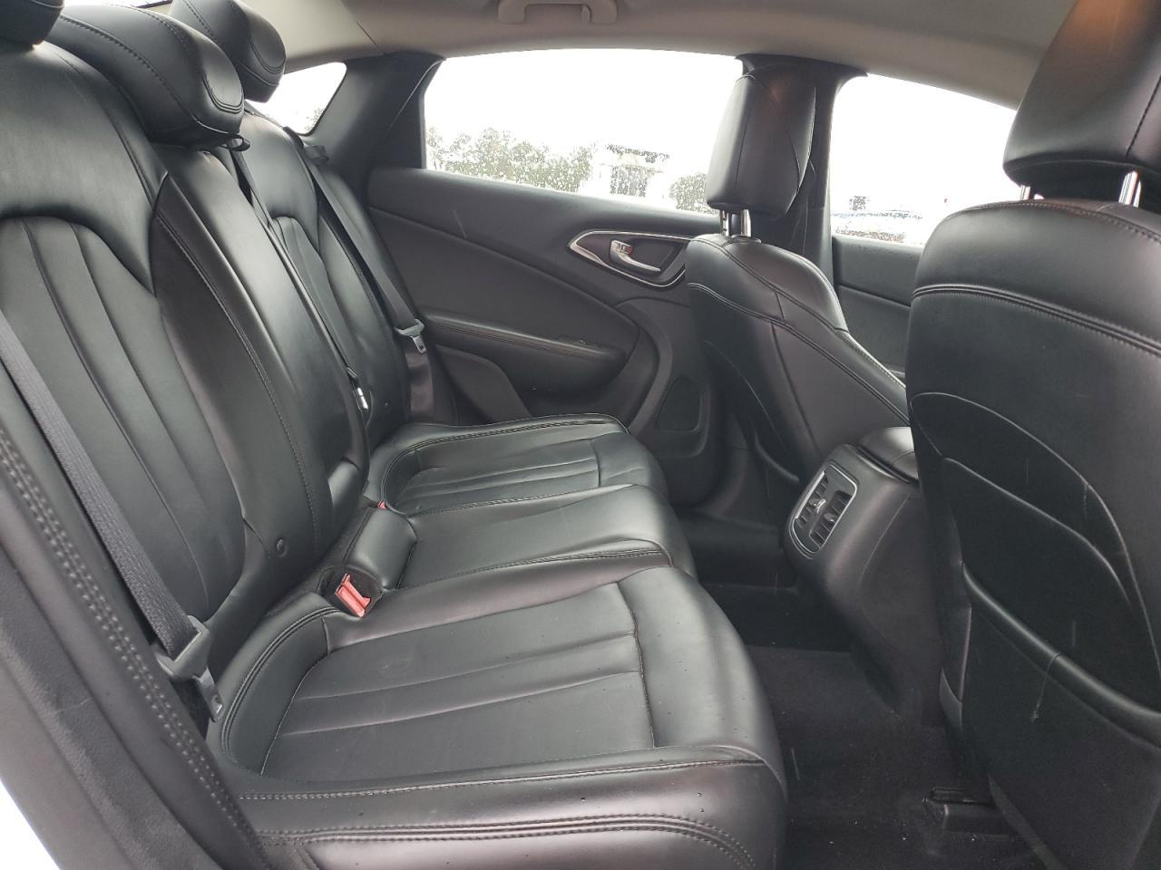 2017 CHRYSLER 200