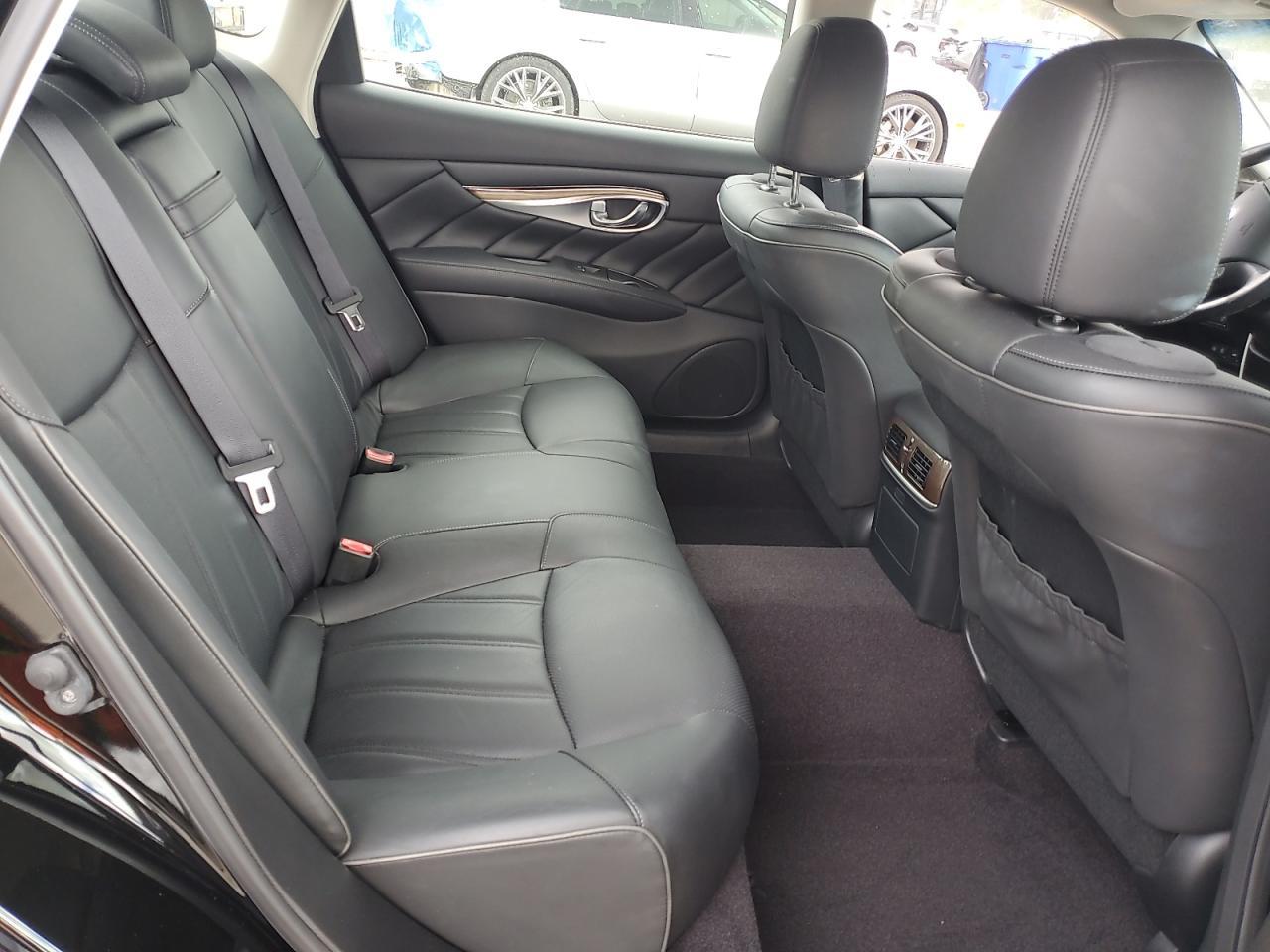 2016 INFINITI Q70