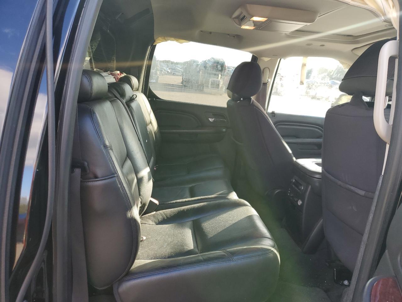 2012 CADILLAC Escalade EXT