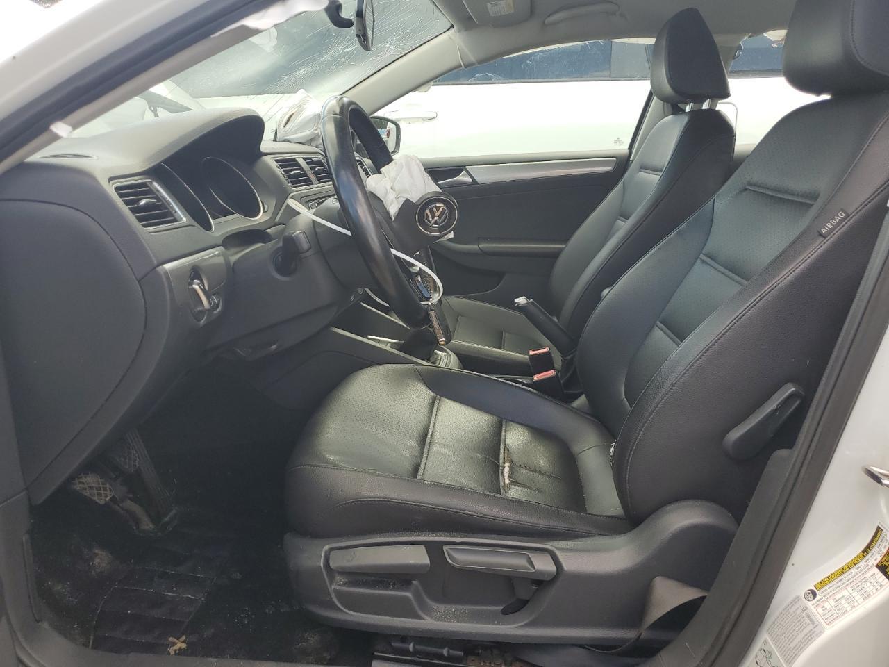 2017 VOLKSWAGEN JETTA