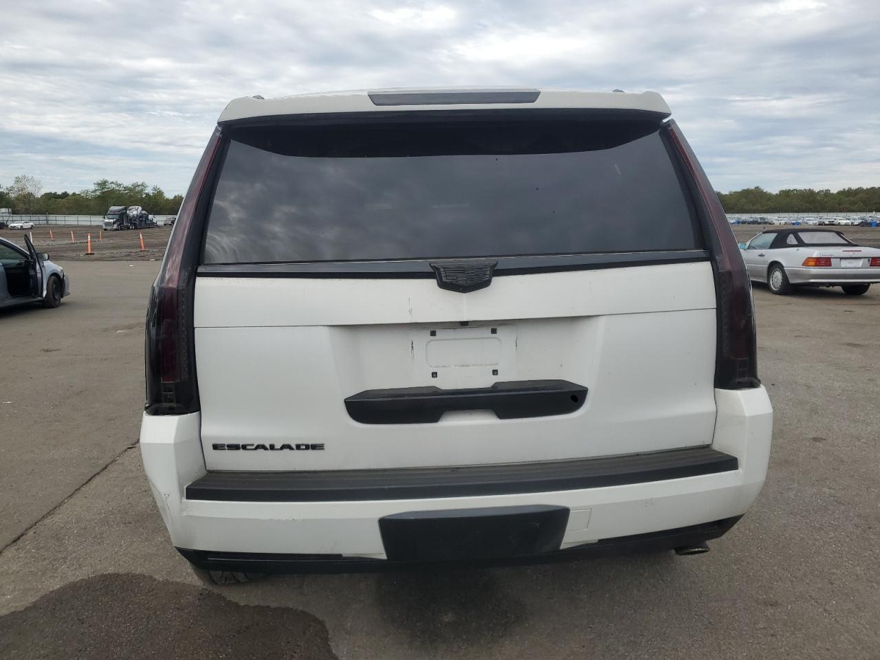 2016 CADILLAC ESCALADE
