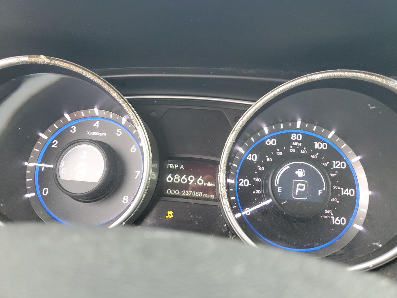 2011 HYUNDAI SONATA