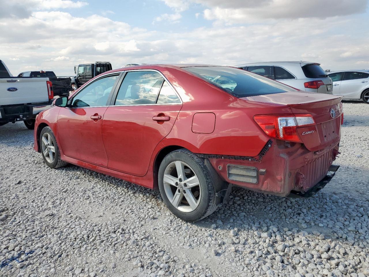 2014 TOYOTA CAMRY