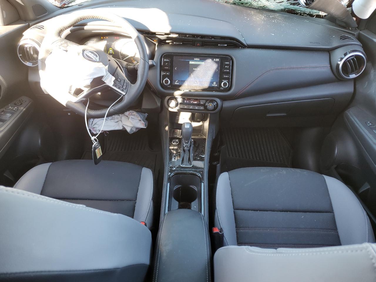 2023 NISSAN KICKS