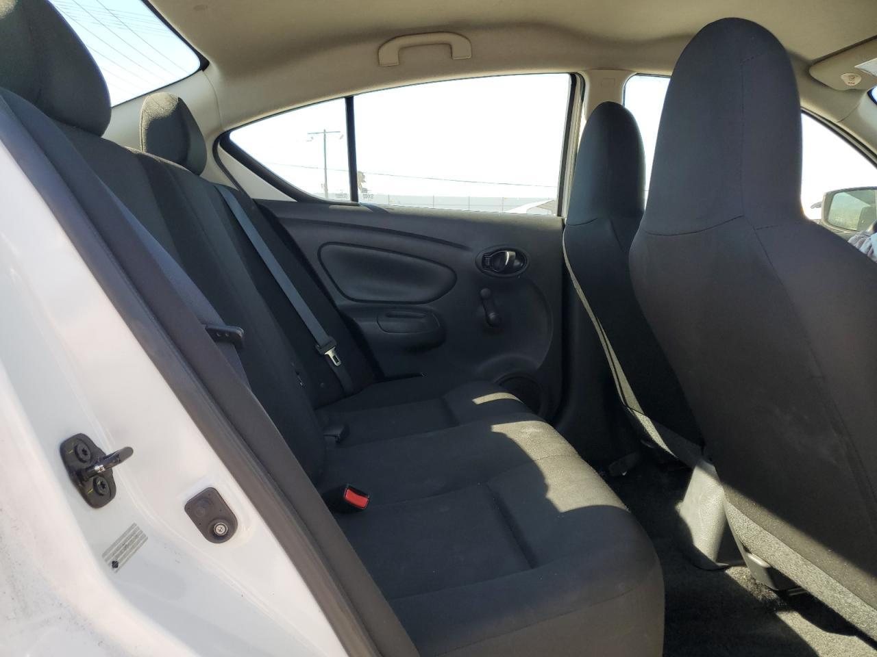 2016 NISSAN VERSA