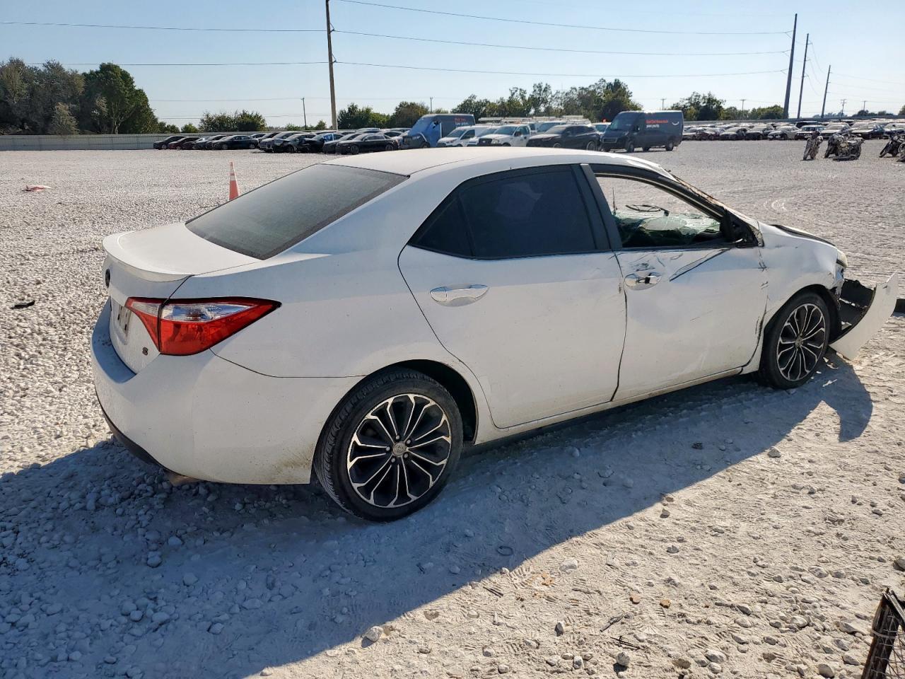 2015 TOYOTA COROLLA