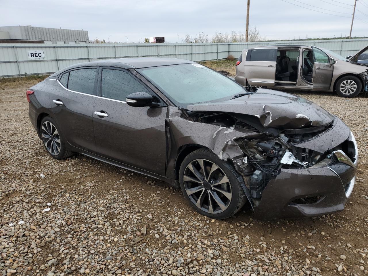 2016 NISSAN Maxima
